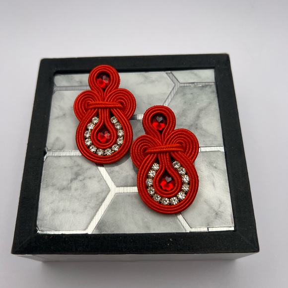 Romantic Elegant Earrings - Stylish Red Evening Earrings for Woman - Picture 1 of 11